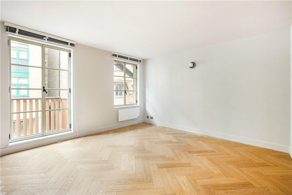 2 bedroom flat for sale in The Circle, Queen Elizabeth Street, London, SE1