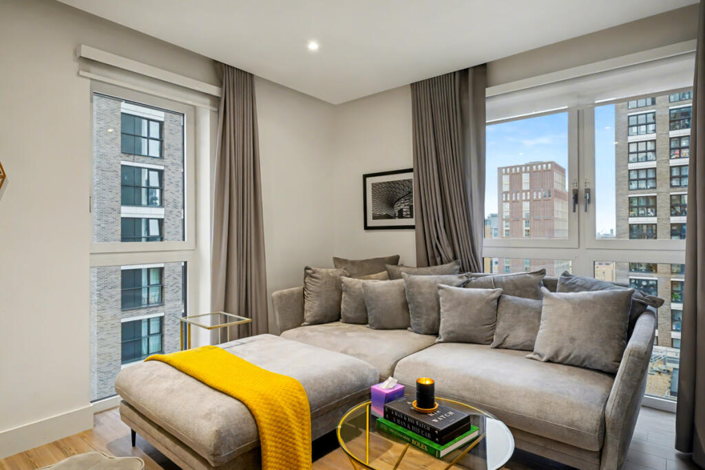 Main image of property: New Drum Street, London, E1