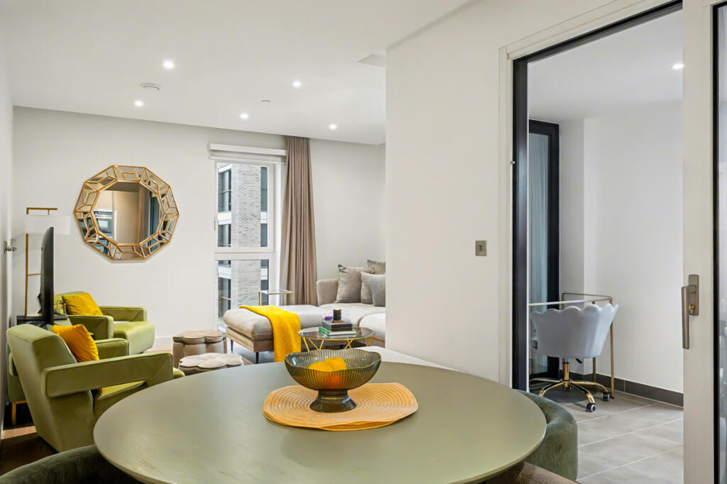 Main image of property: New Drum Street, London, E1