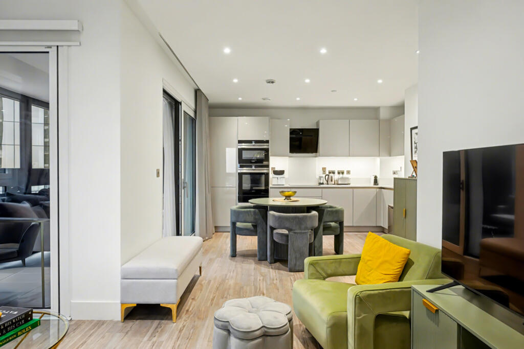 Main image of property: New Drum Street, London, E1