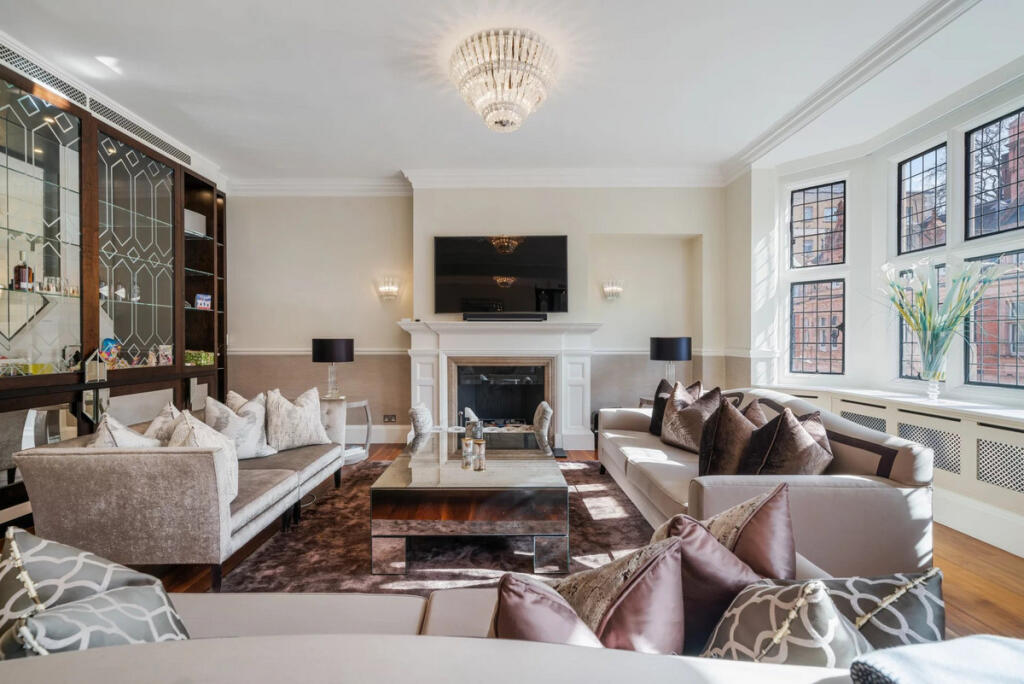 Main image of property: Mount Street, Mayfair, W1K