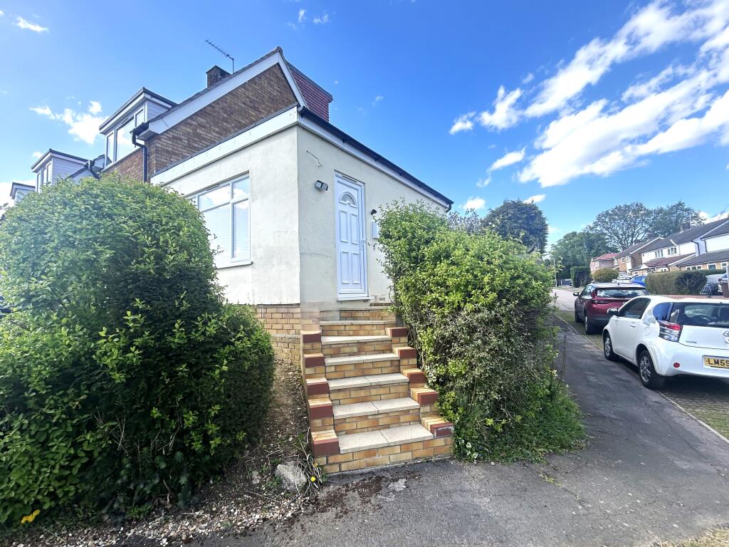 Main image of property: Barnfield Road, ST. ALBANS