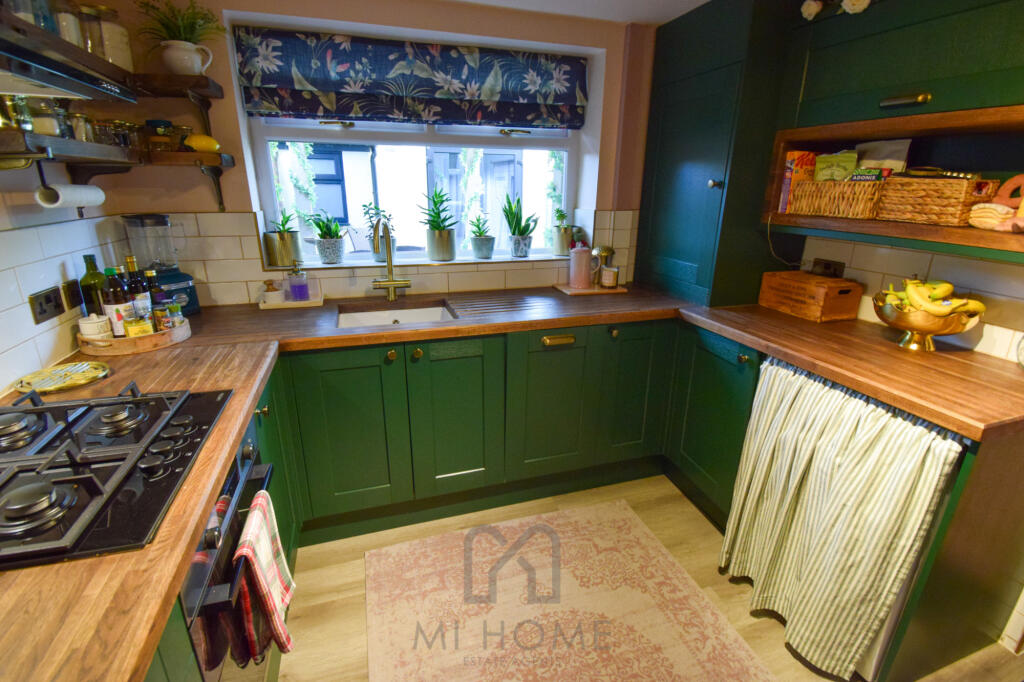 Main image of property: Garstang Road North, Wesham, Preston, PR4