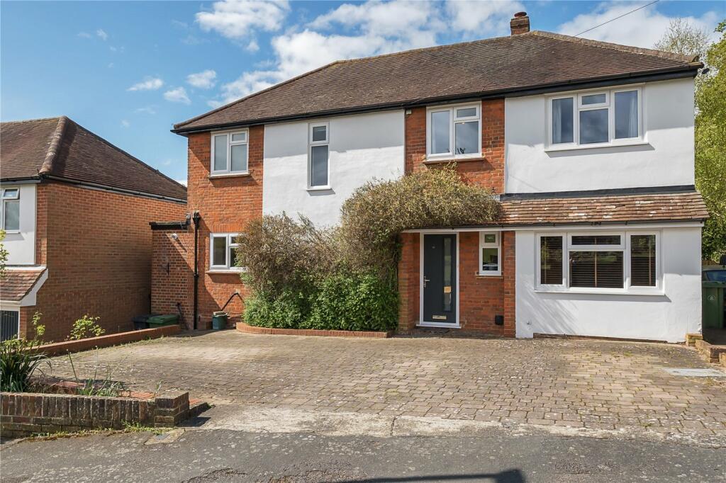 5 bedroom detached house for sale in Warren Rise, Frimley, Camberley