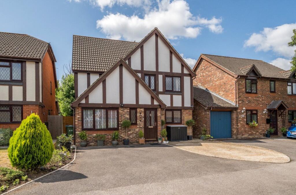 Main image of property: Hemmyng Corner, Warfield, Bracknell, RG42