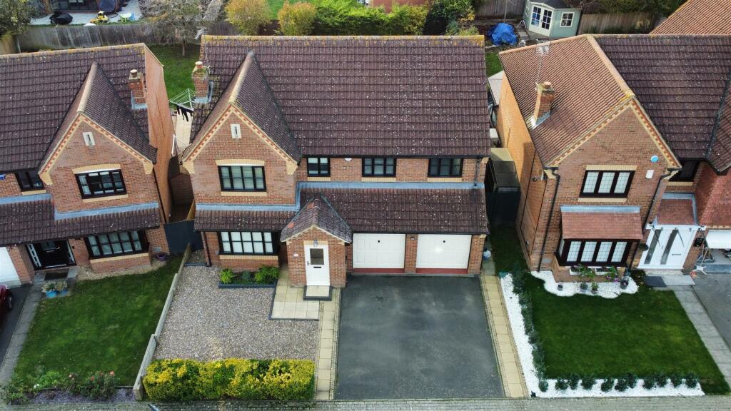 5 bedroom detached house for rent in Plantation Place, Shenley Brook