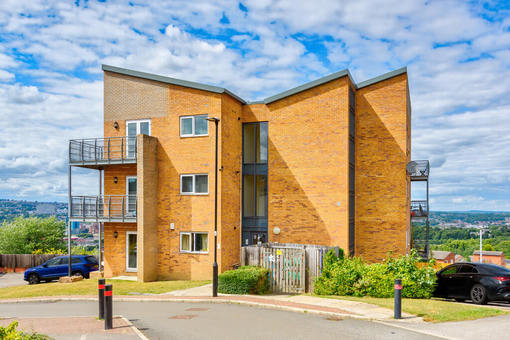 Main image of property: Kenninghall View, Sheffield, S2 3WX