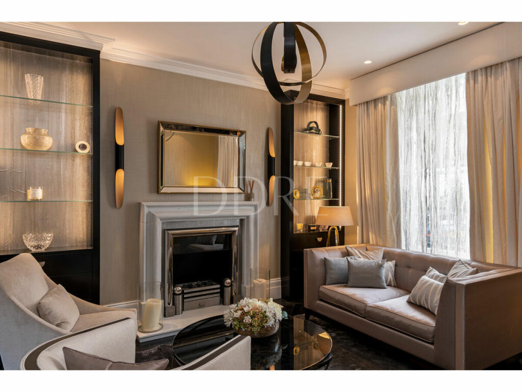 5 bedroom terraced house for sale in Eaton Terrace, London, SW1W