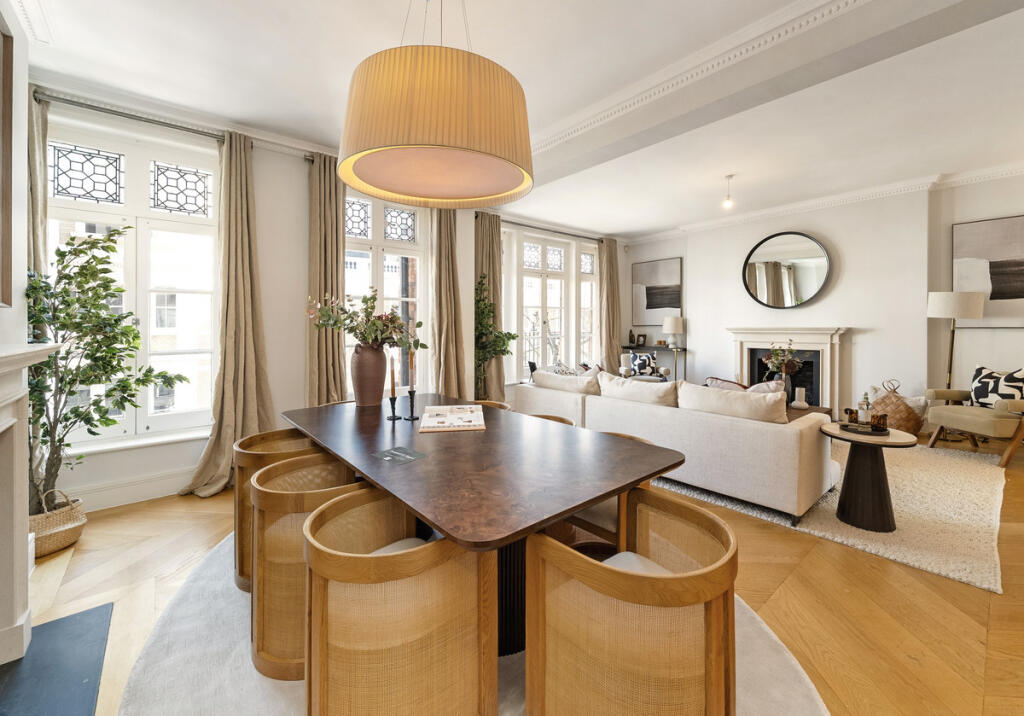 Main image of property: Linden Gardens, London, W2
