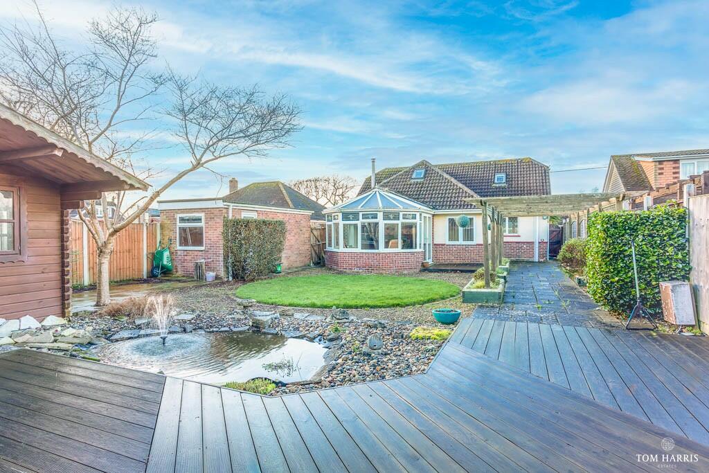 3 bedroom chalet for sale in Marston Road, New Milton, Hampshire, BH25