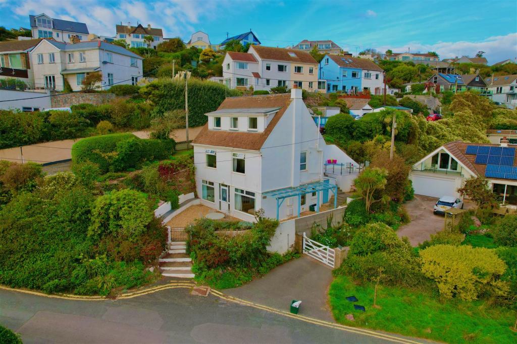 5 bedroom detached house for sale in Heybrook Bay, Plymouth, PL9