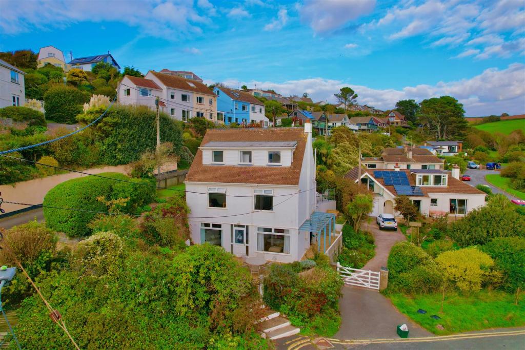 5 bedroom detached house for sale in Heybrook Bay, Plymouth, PL9