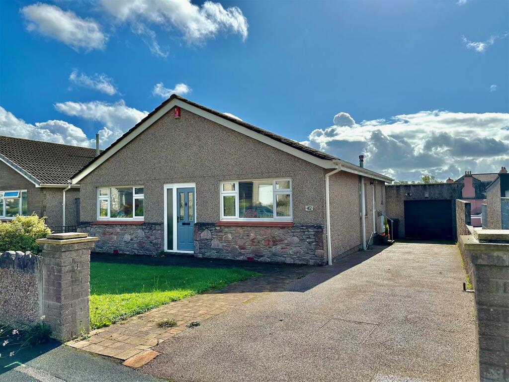 2 bedroom detached bungalow for sale in Yealmpton, Plymouth, PL8