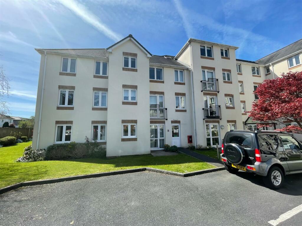 2 bedroom flat for sale in Plymstock, Plymouth, PL9