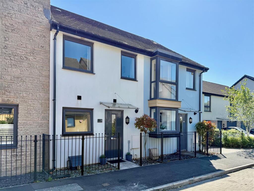 Main image of property: Hooe, Plymstock