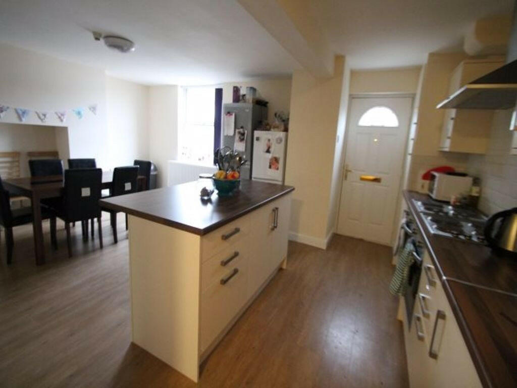 8 bedroom house for rent in Manor Terrace, Leeds, LS6