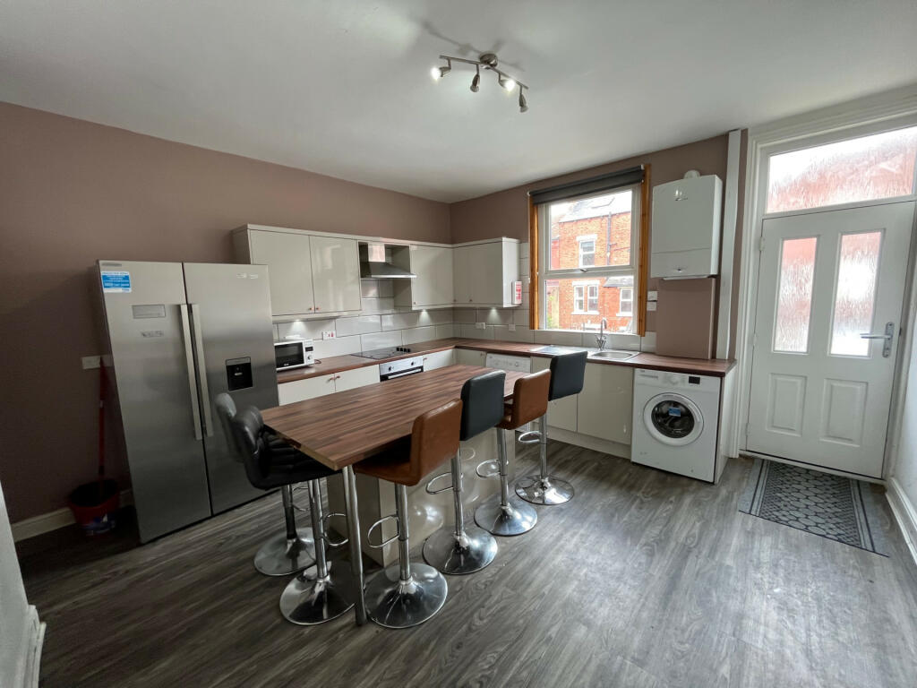 6 bedroom house for rent in Brudenell View, Leeds, LS6