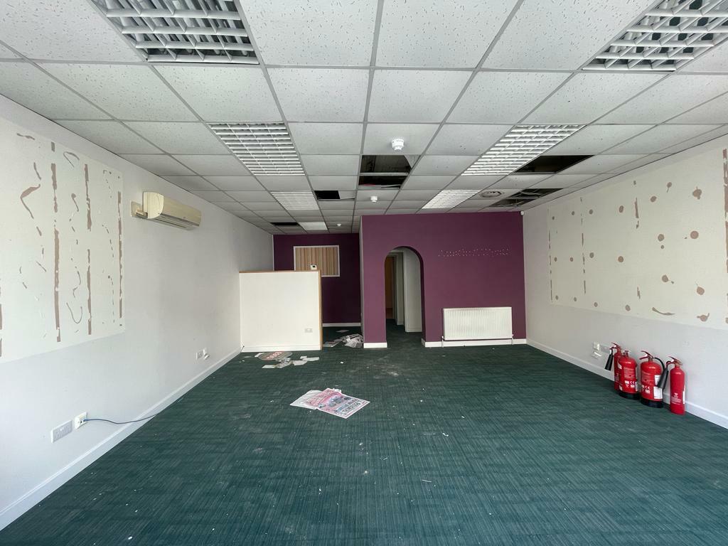 Additional property image - 44-46 Market Place, Warminster, Wiltshire, BA12 9AN
