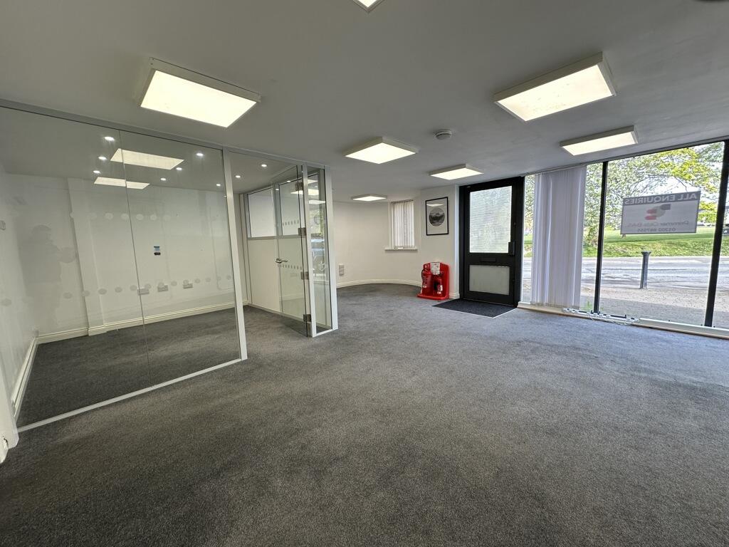 Additional property image - Unit 5 Parkland Place, 39-41 Old Milton Road, New Milton, Hampshire, BH25 6DJ