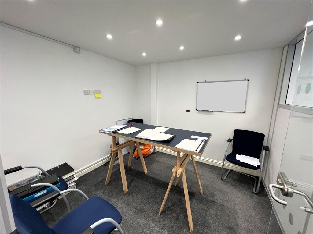 Additional property image - Unit 5 Parkland Place, 39-41 Old Milton Road, New Milton, Hampshire, BH25 6DJ