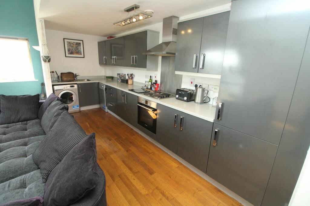 2 bedroom apartment for sale in Addenbrookes Road, Newport Pagnell, MK16