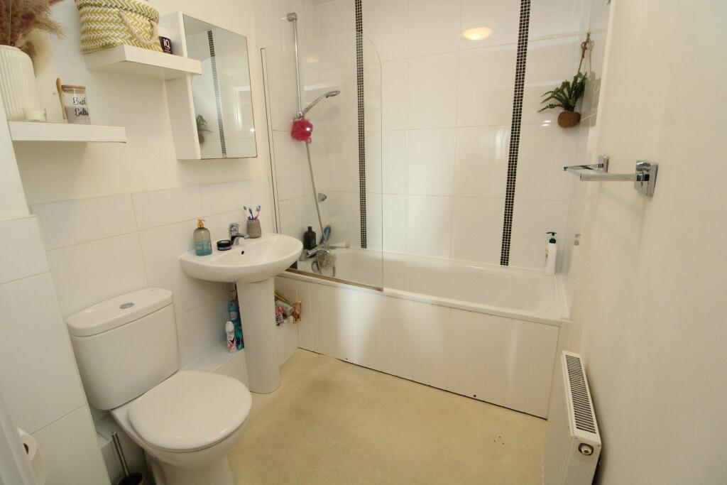 2 bedroom apartment for sale in Addenbrookes Road, Newport Pagnell, MK16