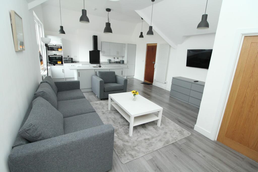 1 bedroom flat for sale in Station Road, Newport Pagnell, MK16