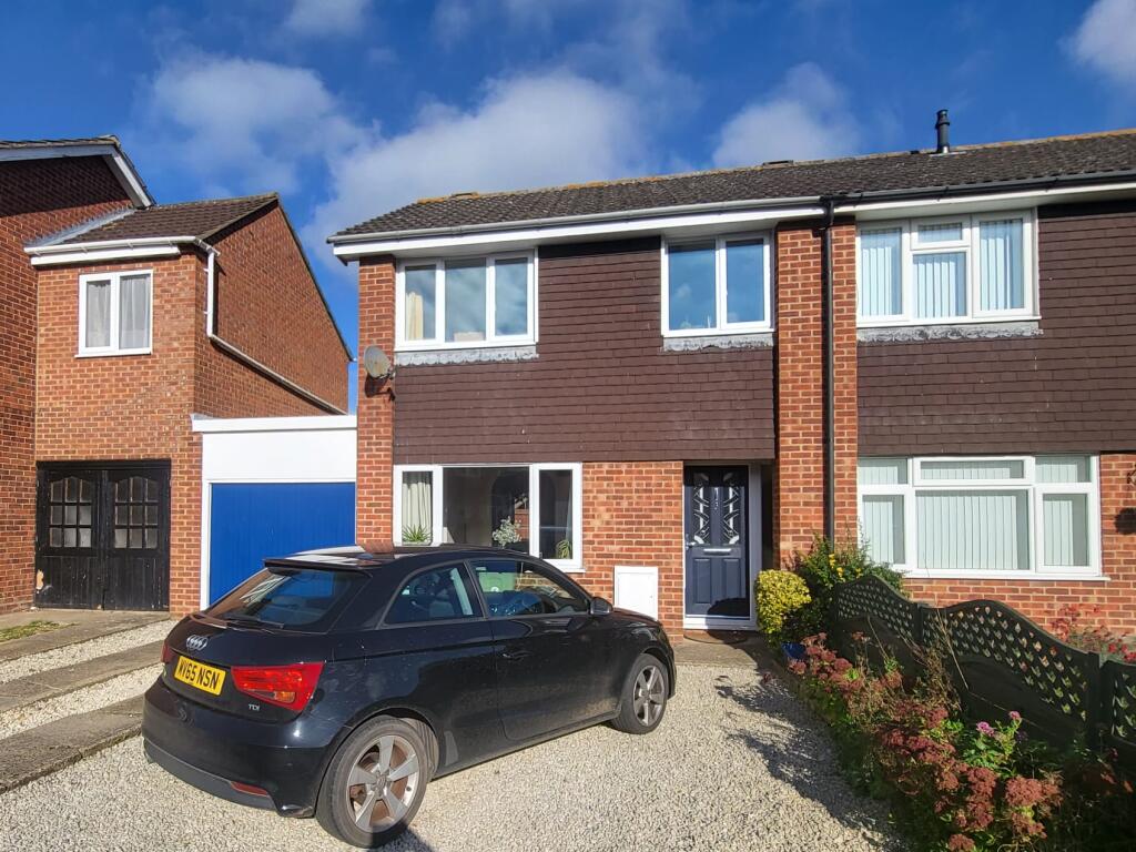 3 bedroom semidetached house for sale in Coleridge Close, Newport
