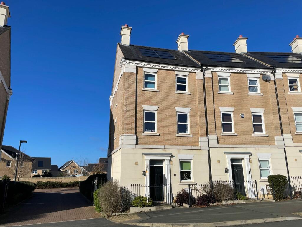 4 bedroom town house for sale in Rowditch Furlong, Redhouse Park