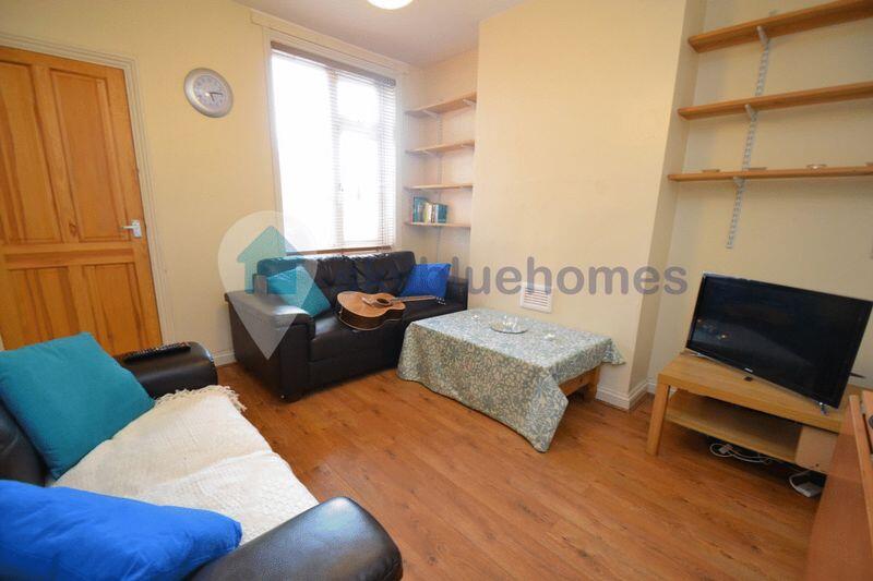 Main image of property: Avenue Road Extension, Leicester