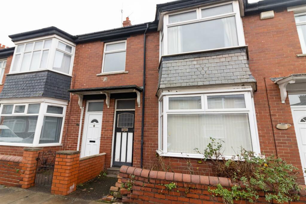 3 bedroom flat for sale in Whitefield Terrace, Newcastle Upon Tyne, NE6