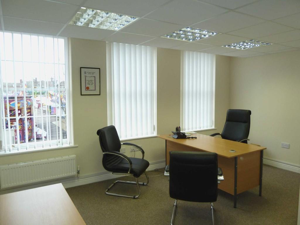 Commercial property for rent in 27/28 Tuesday Market Place, Kings Lynn