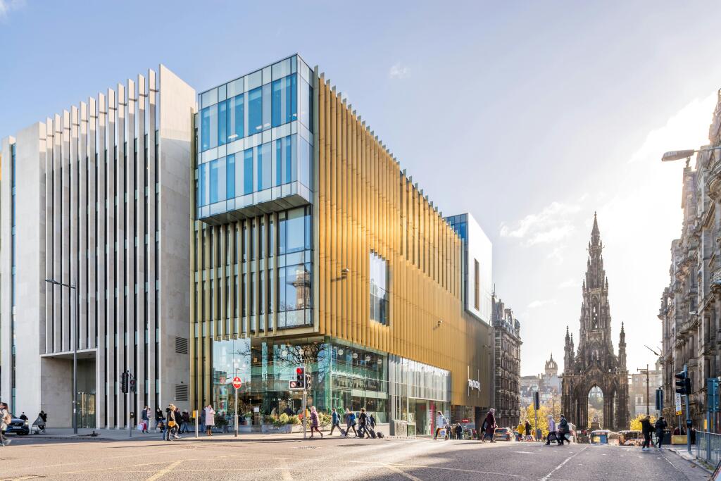 20181027 St Andrew Square  Edinburgh 002.jpg