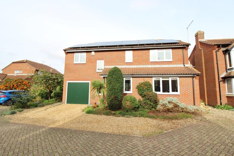 4 bedroom detached house for sale in Glenfields, Whittlesey