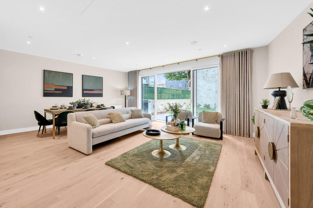 Main image of property: House 1001 Tower Bridge Mews, Southwark, SE1