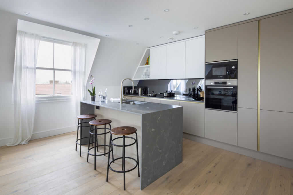 Main image of property: Apt 1135 Whetstone Square, Whetstone, N20