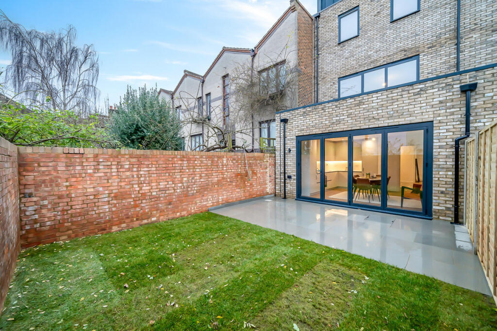 Main image of property: Flat 3101 Poet's Corner, Herne Hill, SE24
