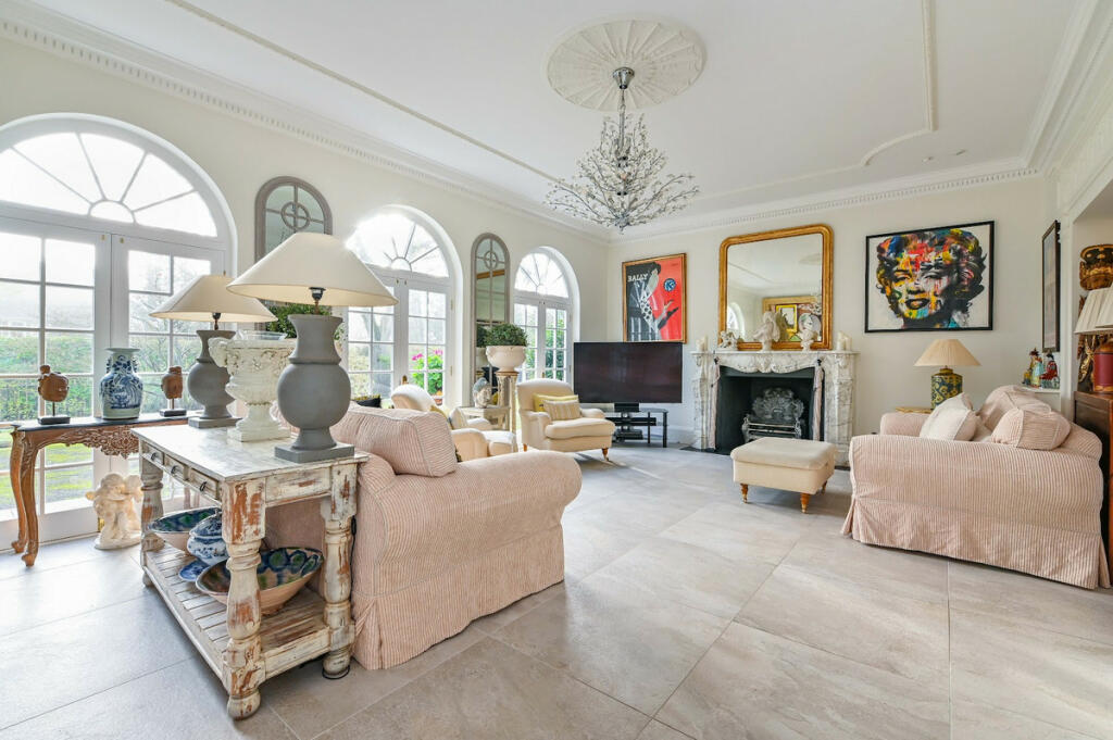 4 bedroom detached house for sale in Duffield Park, Stoke Poges, SL2