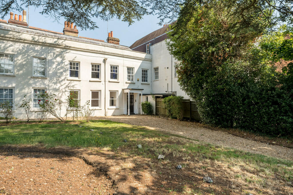 Main image of property: Castle Hill, Reading, RG1