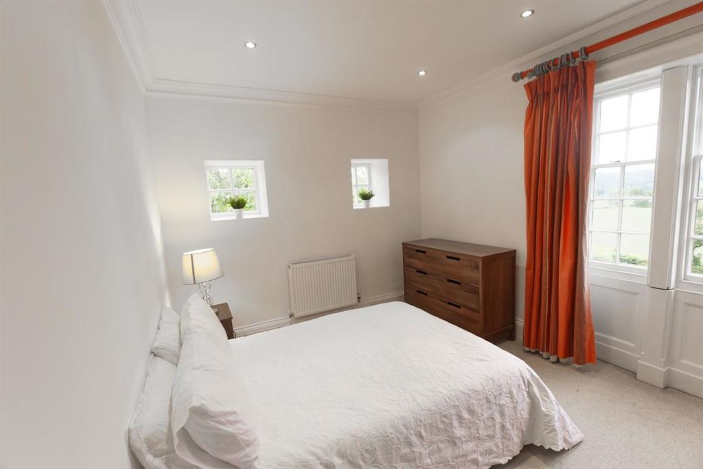 4 bedroom detached house for sale in Estate House, Huddersfield Road