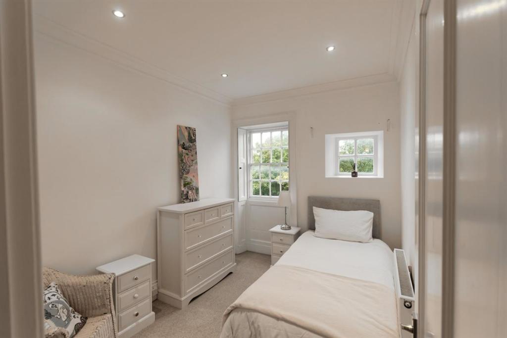 4 bedroom detached house for sale in Estate House, Huddersfield Road