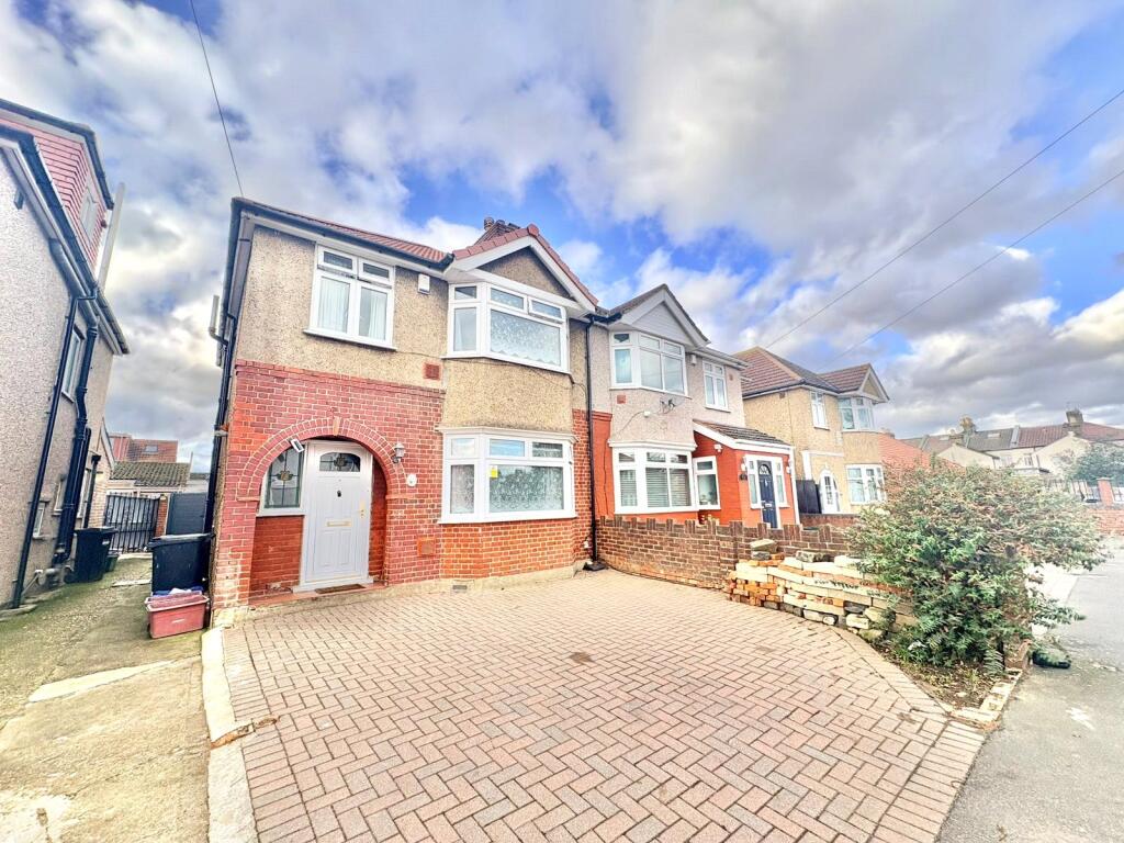 Main image of property: Cambridge Close, Hounslow, TW4