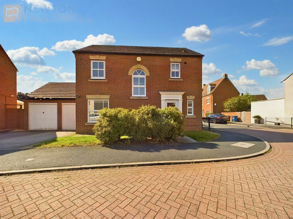 3 bedroom detached house for sale in Sandfield Meadow, Lichfield, WS13
