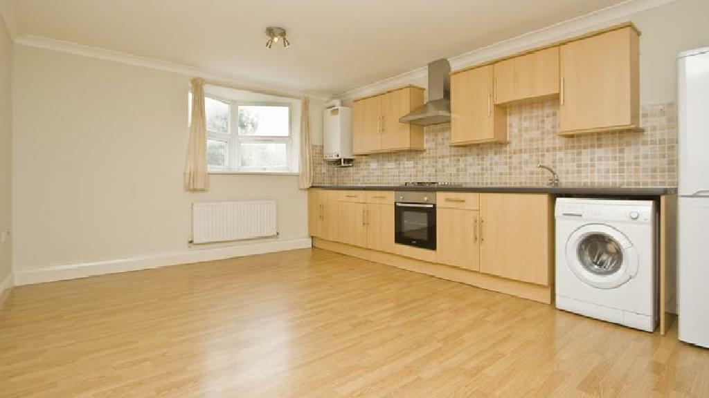 2 bedroom flat for rent in Maitland Road, London, E15 4EL, E15