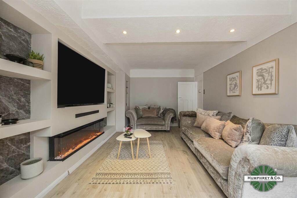 Main image of property: Upper Brentwood Road, Romford, RM2 6HU