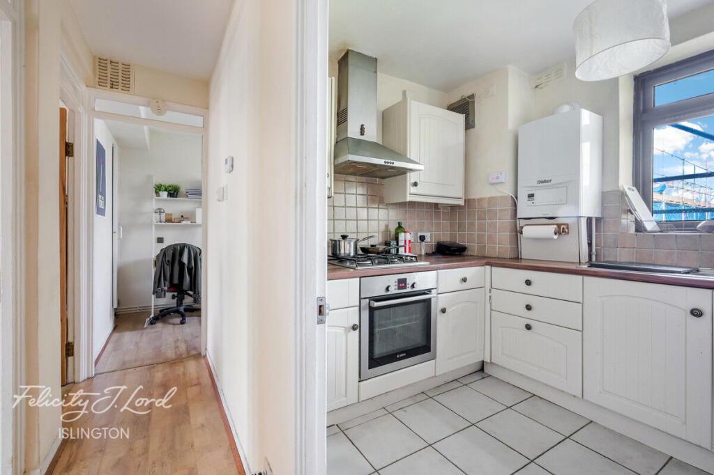 Main image of property: St Peter's Street, London N1