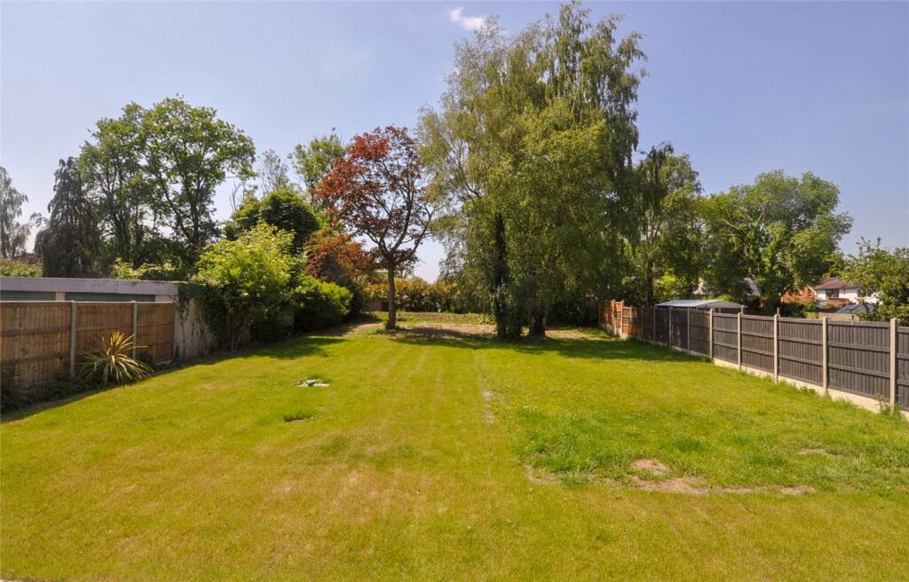 4 bedroom bungalow for sale in Parkgate Road, Ledsham, Chester, CH1