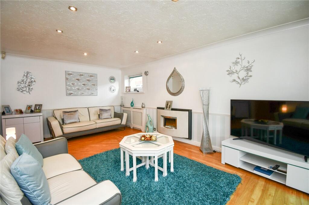 Additional property image - Ledsham Park Drive, Little Sutton, Cheshire