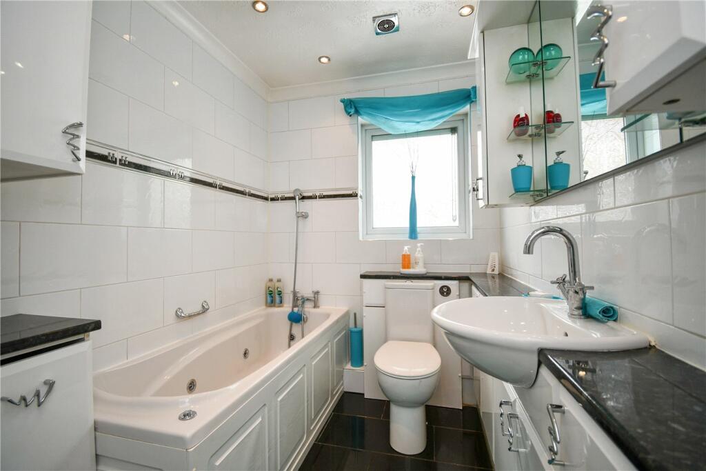 Additional property image - Ledsham Park Drive, Little Sutton, Cheshire
