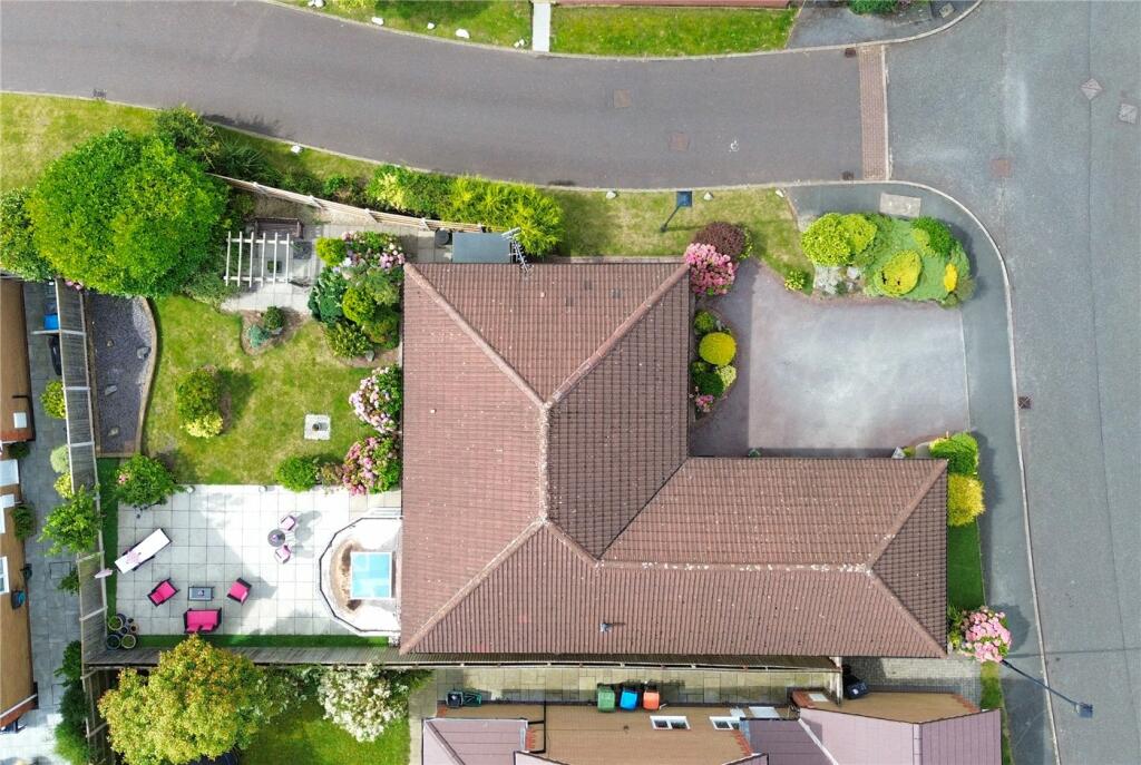 Additional property image - Ledsham Park Drive, Little Sutton, Cheshire